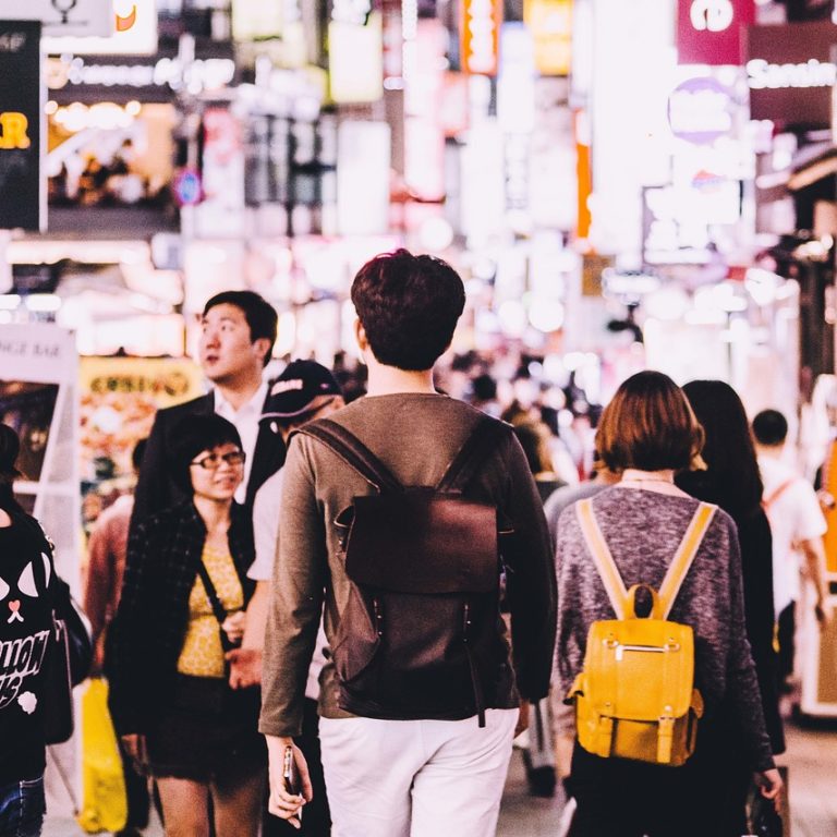 Contraffazione nella moda danni economici rischi e prodotti falsi
